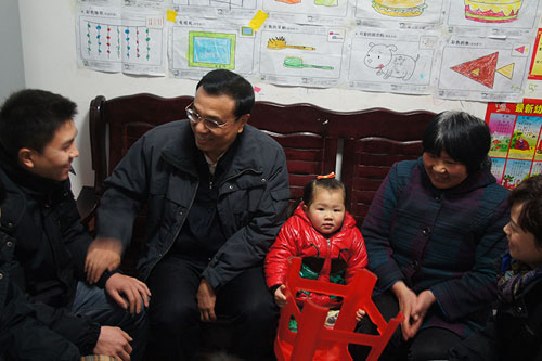 李克強九江調(diào)研:農(nóng)民工變市民要解決住房問題