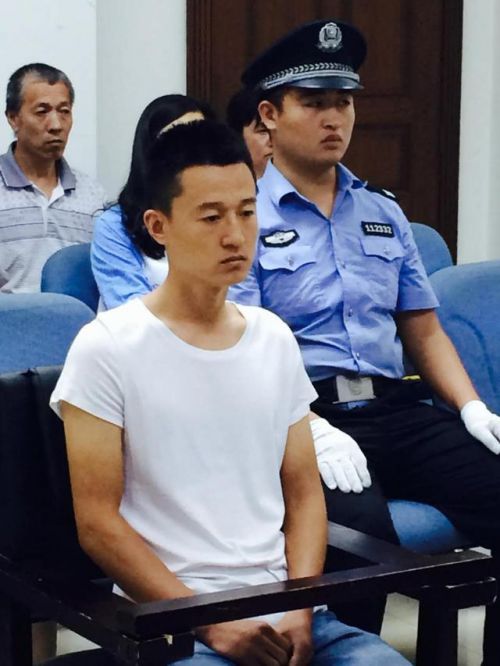 合租房里室友吵人起爭執(zhí) 男子為護(hù)女友持刀傷人