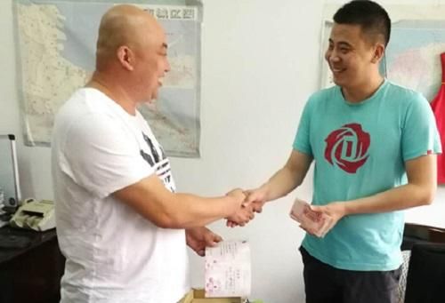 郭琪濤到煙臺(tái)市希望辦捐款
